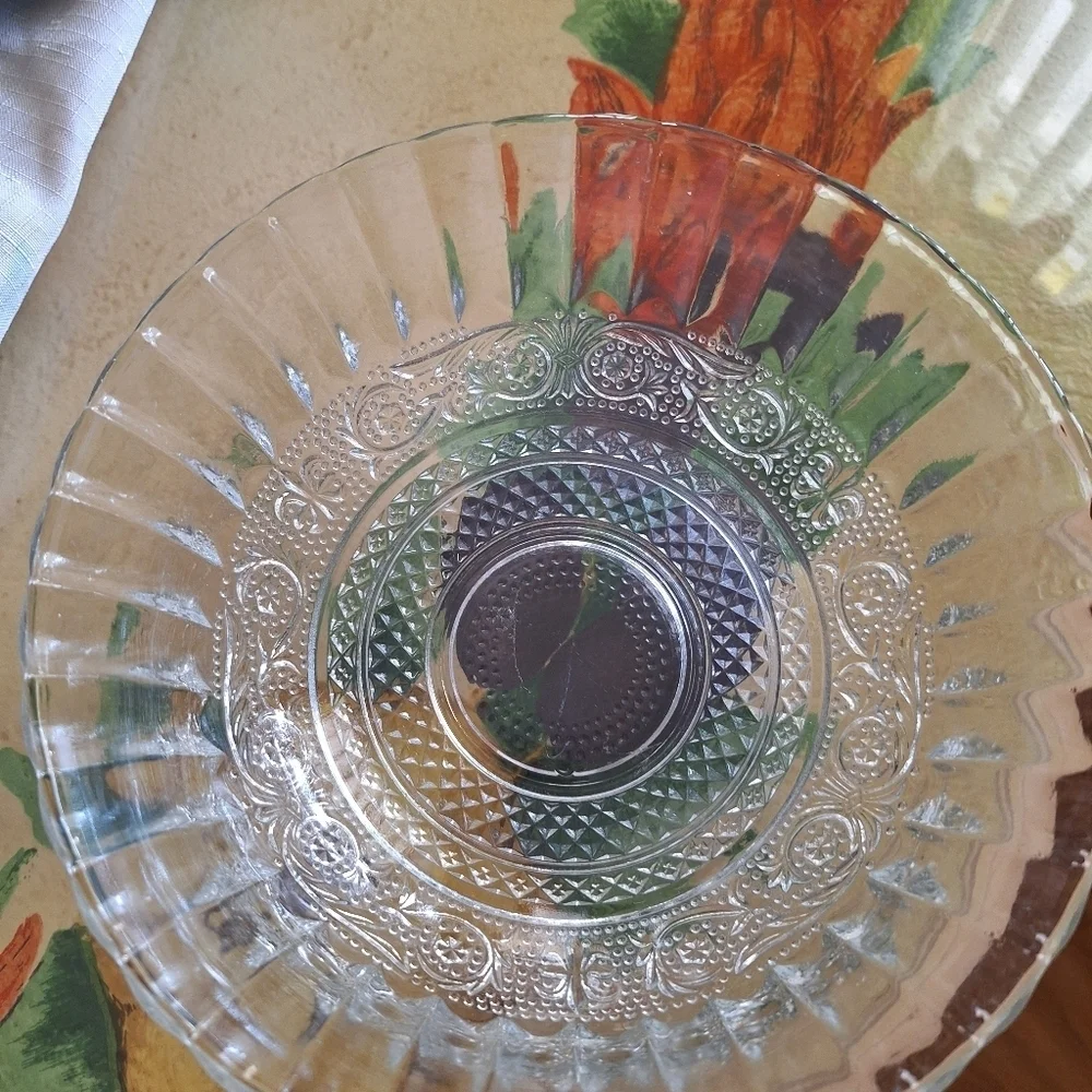 CRYSTAL GLASS FRUIT BOWL